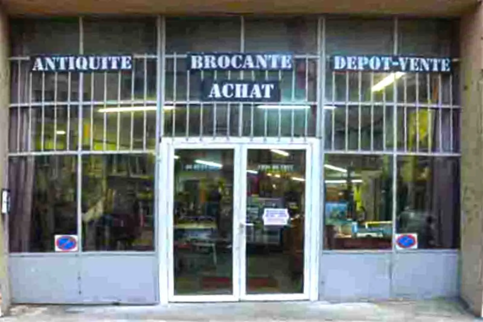 Brocante dépôt vente à Millau en Aveyron Occitanie