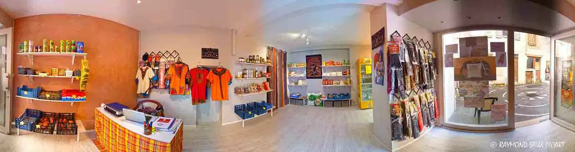 Épicerie exotique à Millau dans la rue de la Capelle