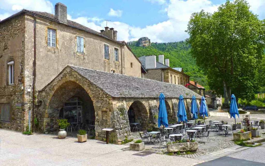Halles de Nant Aveyron un pays extraordinaire aux portes du Larzac et de Millau