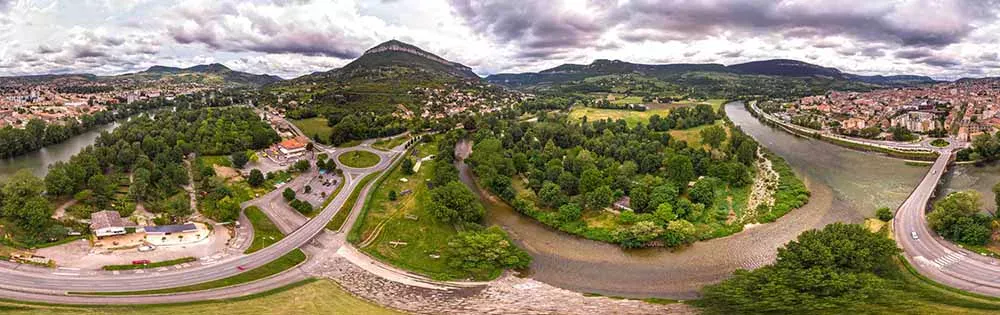 Cureplat pour aller vers les campings et les loisirs