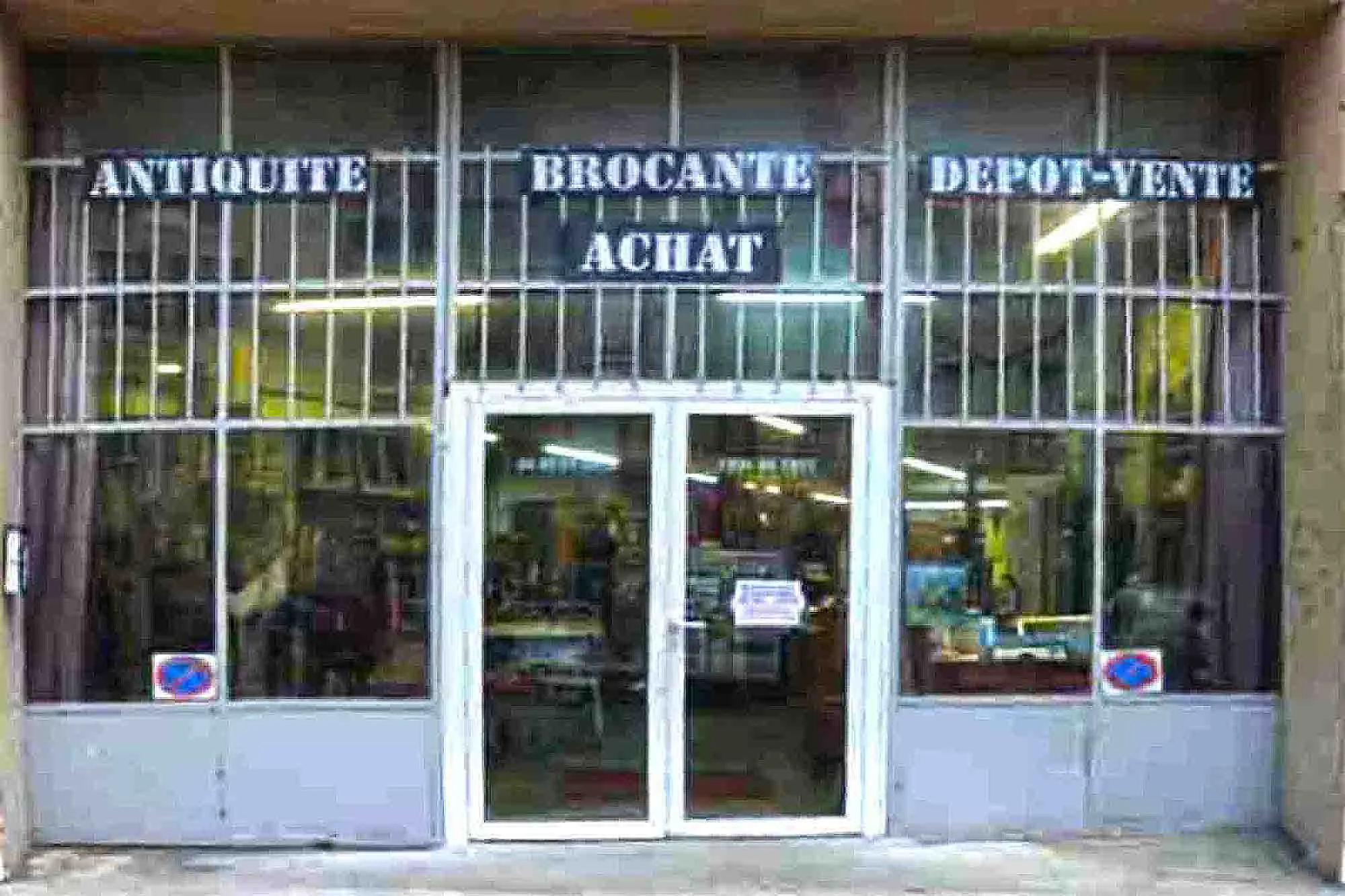 Brocante dépôt vente à Millau en visite virtuelle