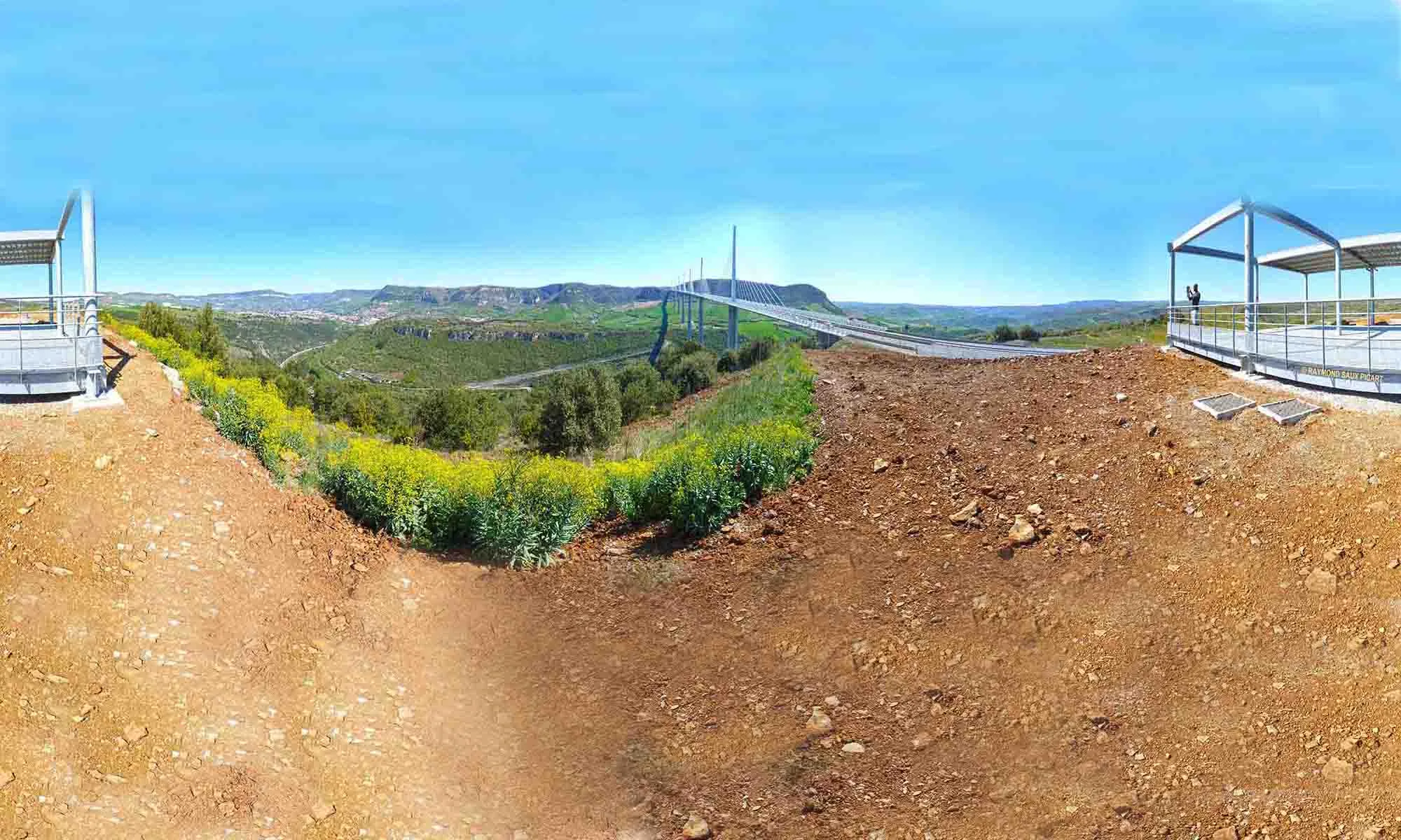 Viaduc de Millau en Aveyron que l'on peut voir grâce à ses webcams