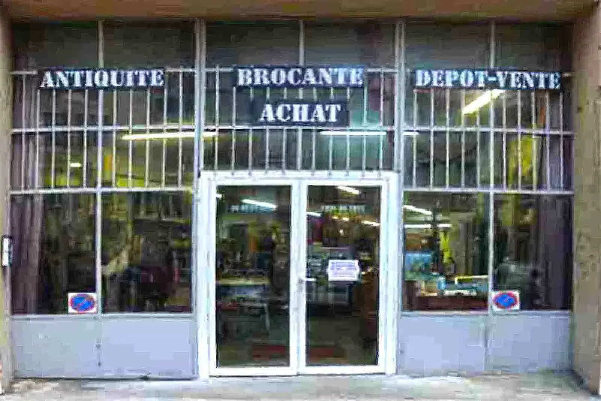 Brocante dépôt vente à Millau en visite virtuelle
